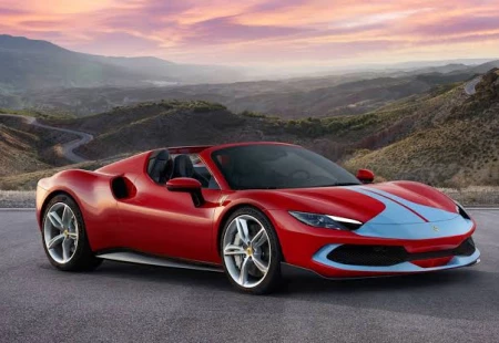 Ferrari 830 Beygirlik Otomobilini Tanıttı