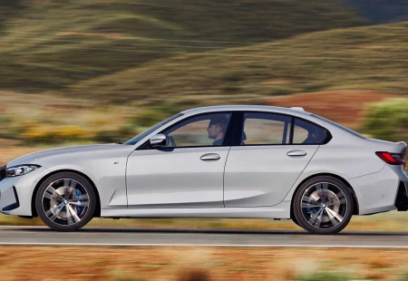 BMW 3 Serisi Yeni Yüzü ve Teknolojileri İle Tanıtıldı