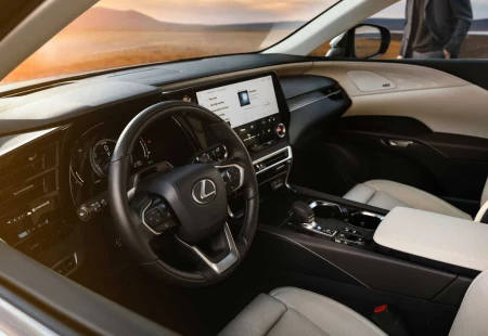 2022 Lexus RX'in Örtüsü Kaldırıldı