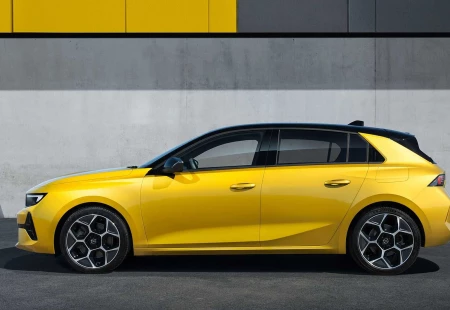 Opel Astra 2022 Yılının En İyi Aile Otomobili Ödülünü Kazandı