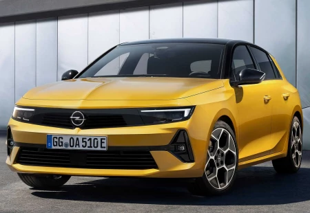 Opel Astra 2022 Yılının En İyi Aile Otomobili Ödülünü Kazandı