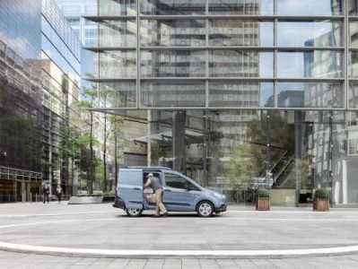 Transit Courier resim