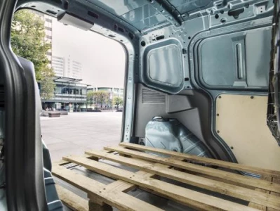 Transit Courier resim