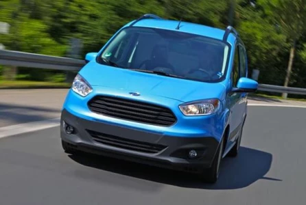 Transit Courier resim