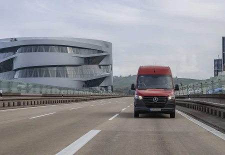 Mercedes-Benz eSprinter Test Sürüşünde 475 Kilometre Menzile Ulaştı