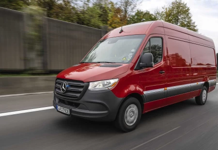 Mercedes-Benz eSprinter Test Sürüşünde 475 Kilometre Menzile Ulaştı