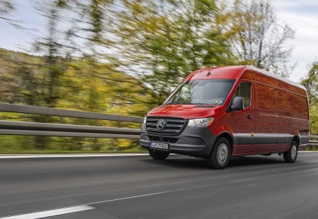 Mercedes-Benz eSprinter Test Sürüşünde 475 Kilometre Menzile Ulaştı