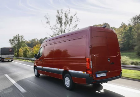 Mercedes-Benz eSprinter Test Sürüşünde 475 Kilometre Menzile Ulaştı