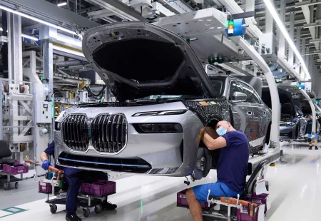 BMW, İki Milyonuncu 7 Serisi Aracını Üretti