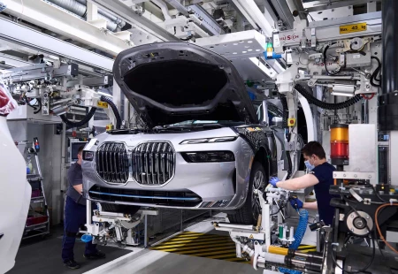 BMW, İki Milyonuncu 7 Serisi Aracını Üretti