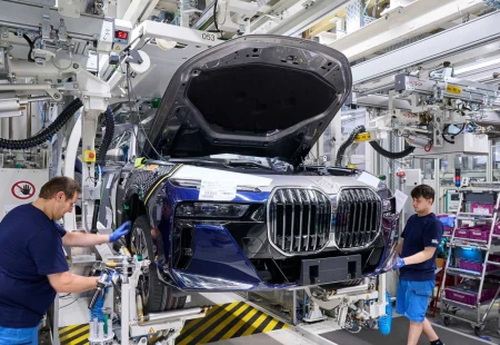 BMW, İki Milyonuncu 7 Serisi Aracını Üretti