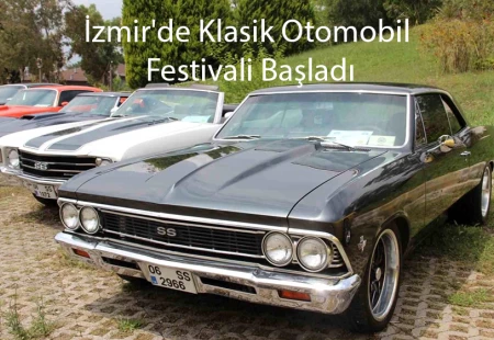 İzmir'de Klasik Otomobil Festivali Başladı