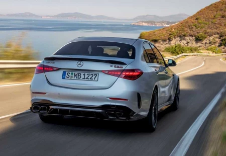 Mercedes-Benz, Gösterişli V8 Motorlarına Geri Dönüyor