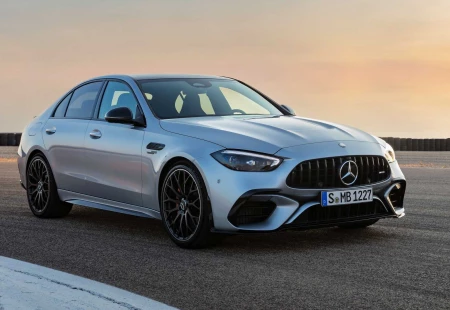 Mercedes-Benz, Gösterişli V8 Motorlarına Geri Dönüyor