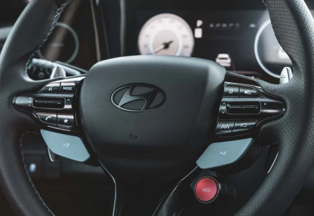 2024 Hyundai Elantra: Göz Alıcı Tasarımı ve Üst Seviye Teknolojisi.