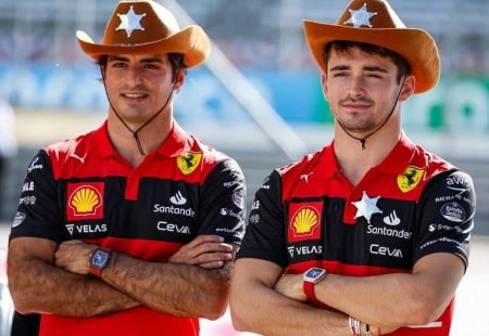 Carlos Sainz, Red Bull'u Geride Tutmak için Zorlu Bir Yarış Geçirdi