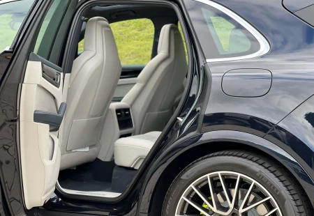 Porsche, 2023 Cayenne Ailesine Hibrit Versiyonları Ekliyor