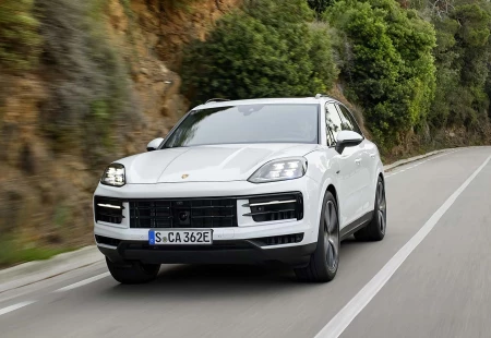 Porsche, 2023 Cayenne Ailesine Hibrit Versiyonları Ekliyor