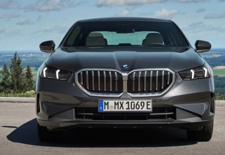 BMW'nin Yeni Hibrit Modelleri, 530e ve 550e xDrive Teknik Özellikleri