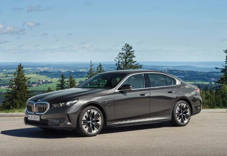 BMW'nin Yeni Hibrit Modelleri, 530e ve 550e xDrive Teknik Özellikleri