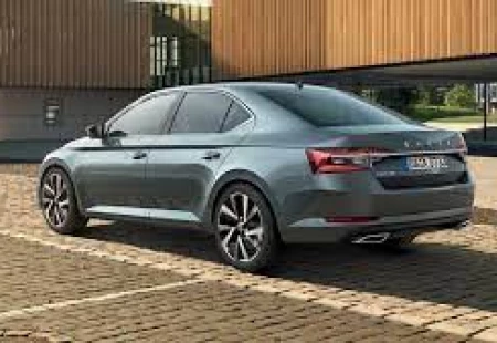 Dört Nesilde Skoda Superb: Değişen Zamanlara Ayak Uydurmak