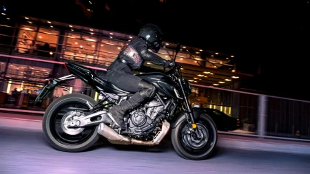 MT-07 Pure resim
