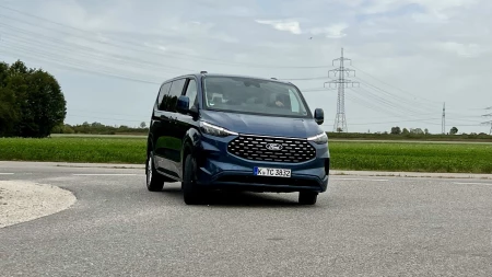 Tourneo Custom resim