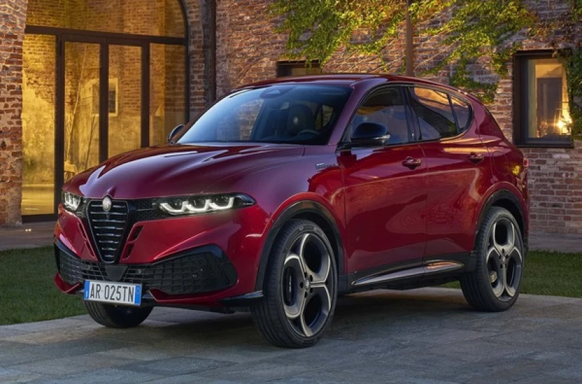 Makyajlı Alfa Romeo Tonale Geliyor Makyajlı Alfa Romeo Tonale Geliyor