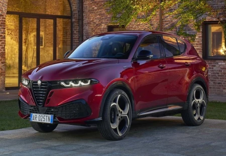 Makyajlı Alfa Romeo Tonale Geliyor