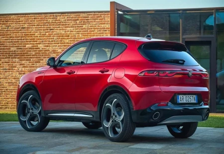 Makyajlı Alfa Romeo Tonale Geliyor Makyajlı Alfa Romeo Tonale Geliyor