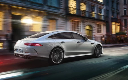 AMG GT 4 Kapı Coupe resim