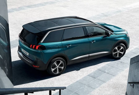 2020 Kasım Ayının SUV Modeli: Dinamik Çizgileriyle Peugeot 5008