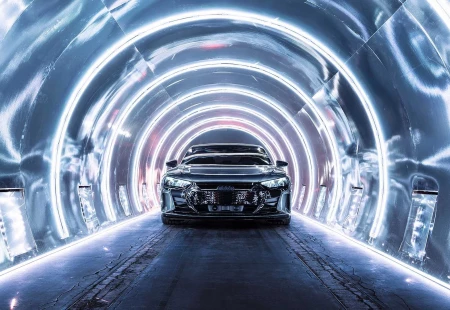 Yeni Audi E-Tron İlk Teaser Görüntülerini Paylaştı