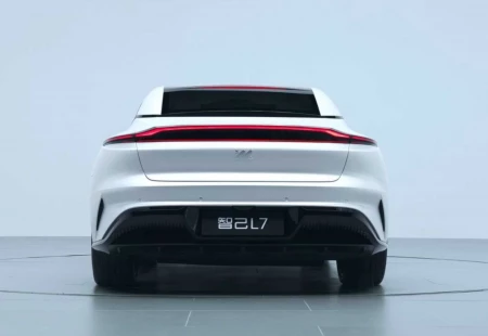 Çin'in Yeni Elektrikli Sedan Modeli: Zhiji L7