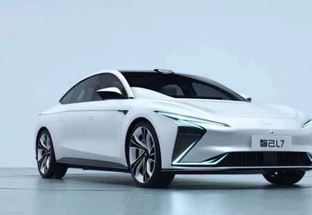 Çin'in Yeni Elektrikli Sedan Modeli: Zhiji L7