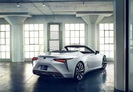 Lexus LC Convertible Modeli Test Edildi