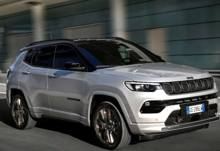 Yenilenen Jeep Compass Türkiye'de!