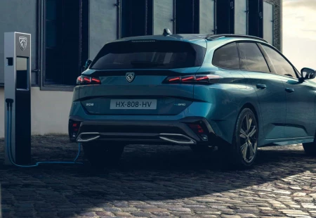 SW Segmentine Şıklık Geldi: 2021 Peugeot 308 SW