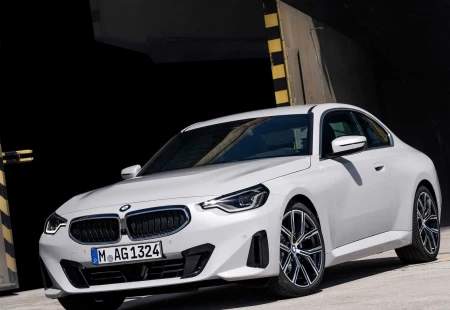 BMW, Arkadan İtişli M240i Modeli İçin Yoğun Mesai Harcıyor