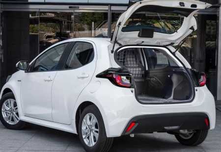 Toyota Yaris, İspanya'da Hafif Ticari Araca Dönüşecek