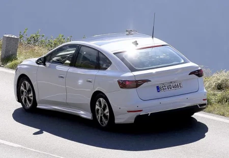 Volkswagen'in Passat Boyutlarındaki Elektrikli Sedanı Görüntülendi