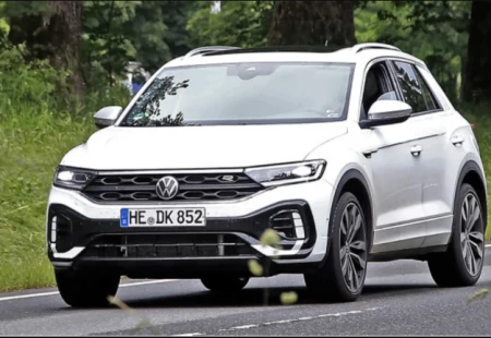 Makyajlanan Volkswagen T-Roc Objektiflere Yeni Pozlar Verdi