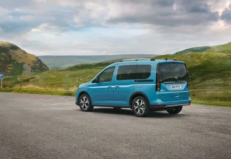 Volkswagen Caddy Omurgası İle Tanıtılan Model: 2021 Ford Tourneo Connect!