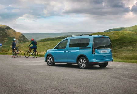 Volkswagen Caddy Omurgası İle Tanıtılan Model: 2021 Ford Tourneo Connect!