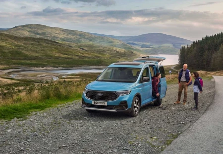 Volkswagen Caddy Omurgası İle Tanıtılan Model: 2021 Ford Tourneo Connect!