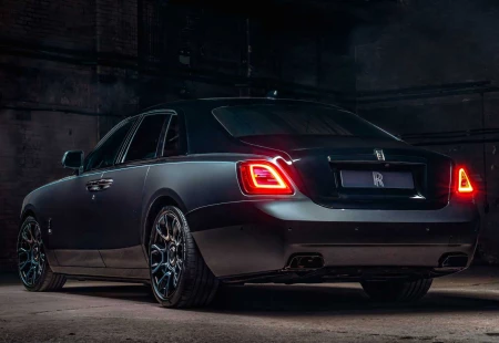 Yeni Rolls-Royce Ghost Black Badge Tanıtıldı