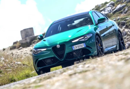 Elektrikli Alfa Romeo Quadrifoglio'yu Görebiliriz