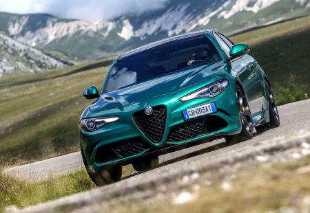 Elektrikli Alfa Romeo Quadrifoglio'yu Görebiliriz
