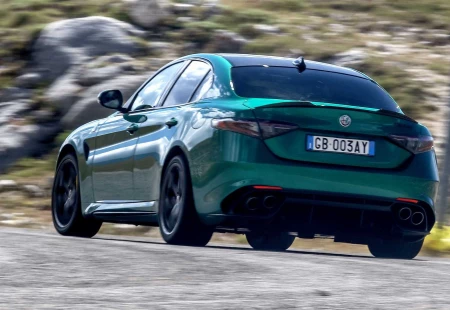 Elektrikli Alfa Romeo Quadrifoglio'yu Görebiliriz