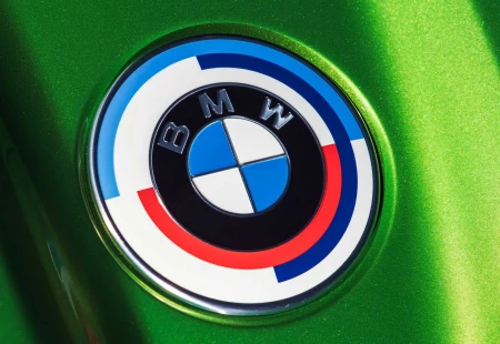 50. Yılı Kutlayan BMW Orijinal Motosport Amblemi İle Yeniden Piyasaya Çıkıyor!